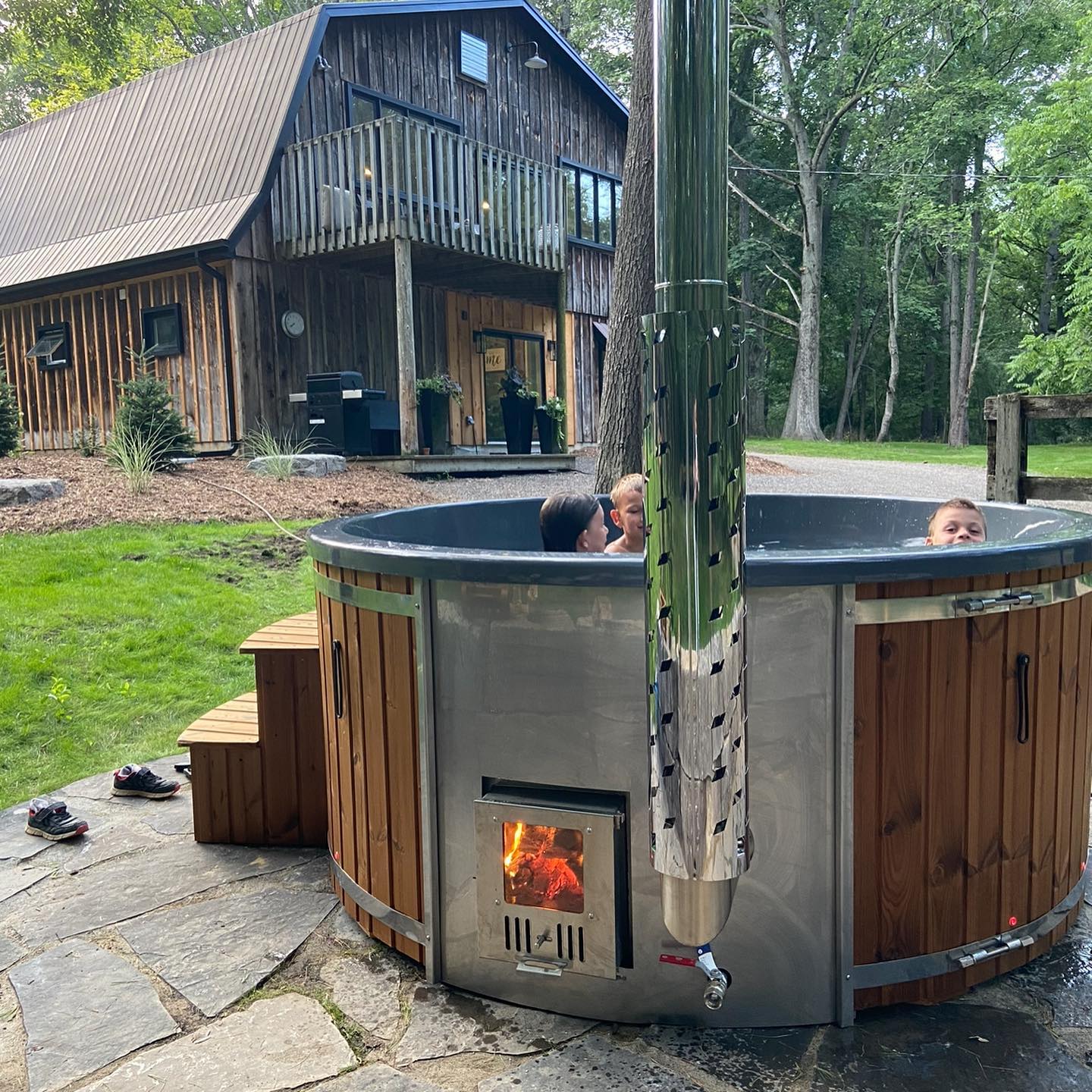 Premium Scandinavian Wood -Fired Eco Hot Tub with Fiberglass Liner, Jets & Light 8-10 person